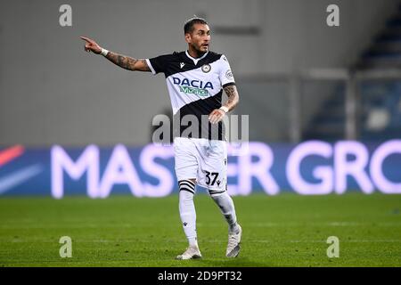 Reggio Emilia, Italie - 06 novembre, 2020: Roberto Pereyra de Udinese Calcio gestes pendant la série UN match de football entre US Sassuolo et Udinese Calcio. Le match s'est terminé par 0-0 ficelage. Credit: Nicolò Campo/Alay Live News Banque D'Images