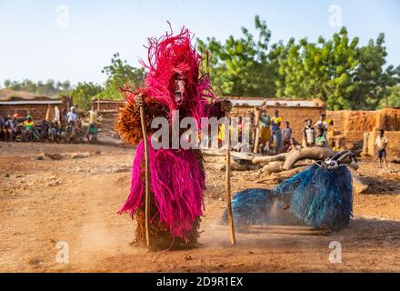 Danse avec des masques animaux du peuple Bwa, Burkina Faso Banque D'Images