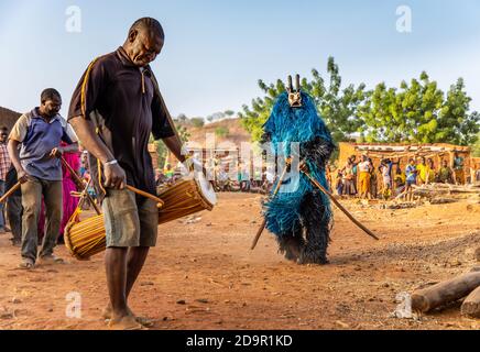 Danse avec des masques animaux du peuple Bwa, Burkina Faso Banque D'Images