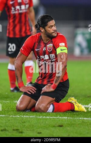 Suzhou, province chinoise du Jiangsu. 7 novembre 2020. Hulk de Shanghai SIPG réagit lors du 19e tour de match entre Beijing Guoan et Shanghai SIPG lors de la saison 2020 de la Super League (CSL) de l'Association chinoise de football de la division Suzhou à Suzhou, dans la province de Jiangsu, en Chine orientale, le 7 novembre 2020. Credit: Li Bo/Xinhua/Alay Live News Banque D'Images