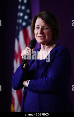 Amy Klobuchar, un espoir présidentiel démocratique, répond à une question du public lors du second Step Criminal Justice Forum au Benedict College le 26 octobre 2019 à Columbia, en Caroline du Sud. Banque D'Images
