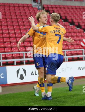 SUNDERLAND, ANGLETERRE. LE 7 NOVEMBRE, George Lapslie de Mansfield Town célèbre son premier but lors du match de la coupe FA entre Sunderland et Mansfield Town au stade de Light, Sunderland, le samedi 7 novembre 2020. (Credit: Mark Fletcher | MI News) Credit: MI News & Sport /Alay Live News Banque D'Images