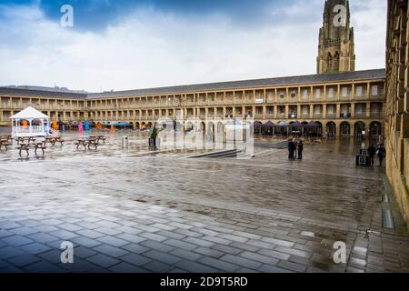 The Piece Hall, Halifax, West Yorkshire, Royaume-Uni Banque D'Images