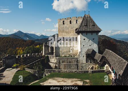 Vieux château médiéval de la ville de Celje, Slovénie. Voyage extérieur touristique arrière-plan Banque D'Images