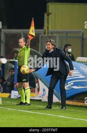 Benevento, Campanie, Italie. 7 novembre 2020. Pendant le match de football italien Serie A FC Benevento vs AC Spezia le 07 novembre 2020 au stade Vigorito à Benevento.in photo: mister Filippo Insaghi crédit: Fabio Sasso/ZUMA Wire/Alay Live News Banque D'Images