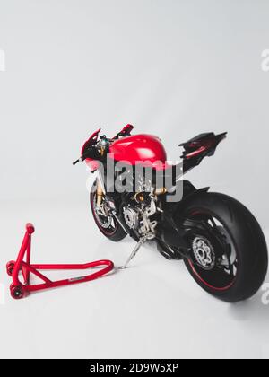 Kit de balance modèle S Tamiya Ducati 1199 Panigale Banque D'Images