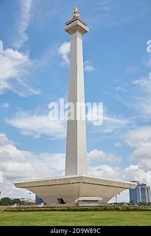 Jakarta, Indonésie, mars 2016. Obélisque commémorant l'indépendance indonésienne des pays-Bas sur la place Merdeka. Banque D'Images