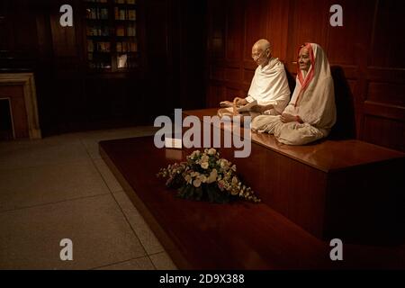 Delhi, Inde, janvier 2008. Statue de cire de Mahatma Ghandi, à la Maison de Birla, au Musée national de Ghandi. Banque D'Images