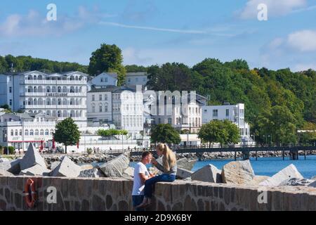 Sassnitz: hôtels Fürstenhof et Strandhotel, promenade de plage, Mole extérieure, Mer Baltique côte mecklembourgeoise, Ostsee (Mer Baltique), Ile Rügen, Mecklembourg-Poméranie-Occidentale, Germa Banque D'Images