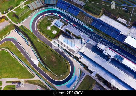 Europe Hongrie Mogyorod Hungaroring. Piste de course officielle Forma 1 Covid-19 personne vide. Coronavirus Banque D'Images