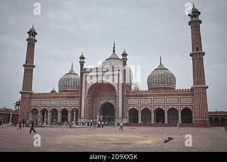 Old Delhi, Inde, juillet 2009. Vue de face de la mosquée Jama Masjid. Banque D'Images