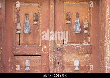 Vieille porte, caves à vin, Villanykovesd, Hongrie Banque D'Images