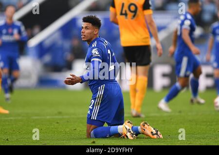 LEICESTER, ANGLETERRE. 8 NOVEMBRE James Justin de Leicester City gestes pour une pénalité lors du match Premier League entre Leicester City et Wolverhampton Wanderers au King Power Stadium, Leicester, dimanche 8 novembre 2020. (Credit: Jon Hobley | MI News) Credit: MI News & Sport /Alay Live News Banque D'Images