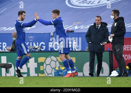 James Maddison (à gauche) de Leicester City a remplacé Harvey Barnes lors du match de la Premier League au King Power Stadium, Leicester. Banque D'Images