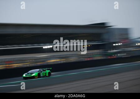 Silverstone, Royaume-Uni. 08 novembre 2020. Barwell Motorsport Lamborghini Huracan GT3 avec les pilotes Adam Balon et Phil Keen pendant le championnat Intelligent Money British GT Silverstone 500 au circuit Silverstone, Silverstone, Angleterre, le 8 novembre 2020. Photo de Jurek Biegus. Utilisation éditoriale uniquement, licence requise pour une utilisation commerciale. Aucune utilisation dans les Paris, les jeux ou les publications d'un seul club/ligue/joueur. Banque D'Images