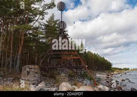 Antenne militaire soviétique abandonnée sur l'île d'Aegna, Estonie Banque D'Images