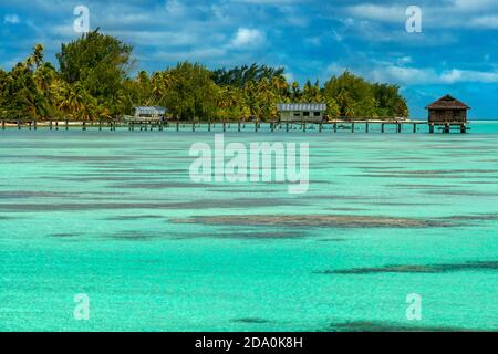 Petite jetée à Fakarava, archipel de Tuamotus Polynésie française, îles Tuamotu, Pacifique Sud. Banque D'Images