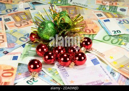 Boules de Noël et argent pour Noël Banque D'Images