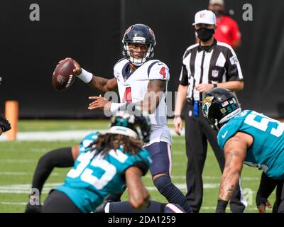 Jacksonville, Floride, États-Unis. 8 novembre 2020. Le quarterback des Texans de Houston Deshaun Watson (4) pendant la première moitié du match de football de la NFL entre les Texans de Houston et les Jacksonville Jaguars au TIAA Bank Field de Jacksonville, en Floride. Roméo T Guzman/CSM/Alamy Live News Banque D'Images