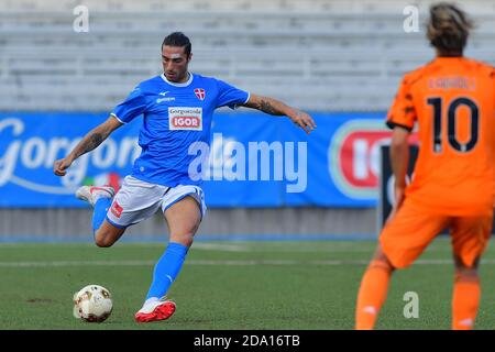 Novara, Italie. 08 novembre 2020. Marco Migliorini (#14 Novara) pendant le match de la série italienne C entre Novara Calcio 1908 et le FC juventus U23 Cristiano Mazzi/SPP crédit: SPP Sport Press photo. /Alamy Live News Banque D'Images