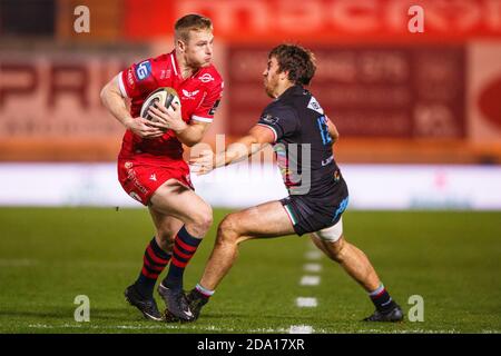 Llanelli, Royaume-Uni. 8 novembre 2020. Scarlets fullback Johnny McNichols pendant le match de rugby Scarlets v Zebre PRO14. Crédit : Gruffydd Thomas/Alay Live News Banque D'Images