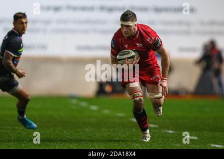 Llanelli, Royaume-Uni. 8 novembre 2020. Scarlets verrouiller Morgan Jones pendant le match de rugby Scarlets v Zebre PRO14. Crédit : Gruffydd Thomas/Alay Live News Banque D'Images