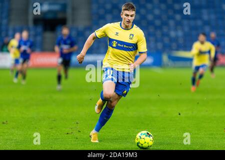 Brondby, Danemark. 08 novembre 2020. Mikael Uhre (11) de Broendby SI on le voit pendant le match 3F Superliga entre Broendby IF et Odense Boldklub au stade Brondby. (Crédit photo : Gonzales photo/Alamy Live News Banque D'Images