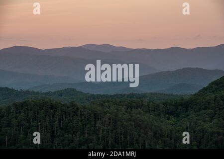 Vue en soirée depuis Foothills Parkway sur le côté est de Les Smokies Banque D'Images