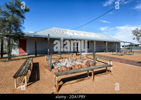 Birdsville Bakery, une boulangerie célèbre pour ses tartes à dos de chameau au curry, Birdsville, Queensland, Queensland, Australie Banque D'Images