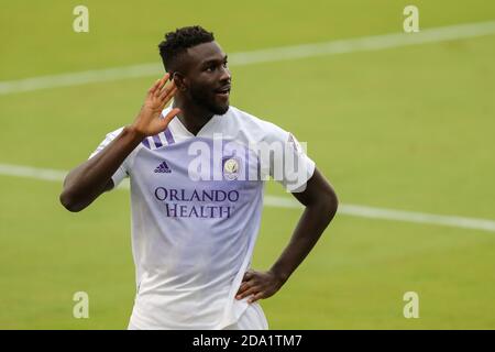 Orlando, Floride, États-Unis. 8 novembre 2020 : le DARYL DIKE, un avant-projet de la ville d'Orlando (18), célèbre après avoir obtenu un but lors du match Orlando City SC contre Nashville SC au stade Exploria d'Orlando, en Floride, le 8 novembre 2020. Crédit : Cory Knowlton/ZUMA Wire/Alay Live News Banque D'Images