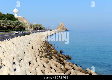 Kalbuh le long de la Corniche entre le vieux Muscat et Mutrah en Oman. Banque D'Images