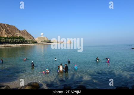 Kalbuh le long de la Corniche entre le vieux Muscat et Mutrah en Oman. Banque D'Images