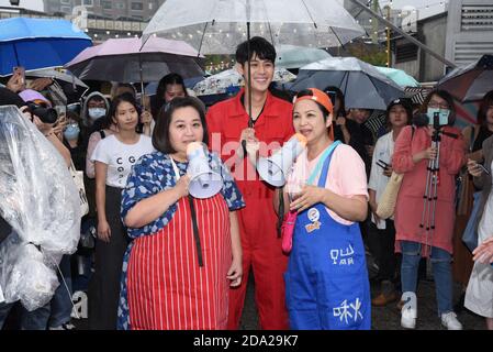 Taipei. 08 novembre 2020. Fandy Fan enregistre des émissions de télévision °la voiture à manger autour de l'île± avec Kuei-Mei Yang, Ming-Shuai Shih et Wen Chen-ling à Penghu, Taiwan, Chine, le 08 novembre 2020.(photo de TPG) crédit: TopPhoto/Alamy Live News Banque D'Images