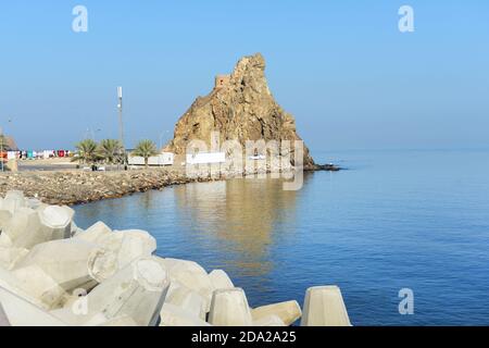 Kalbuh le long de la Corniche entre le vieux Muscat et Mutrah en Oman. Banque D'Images