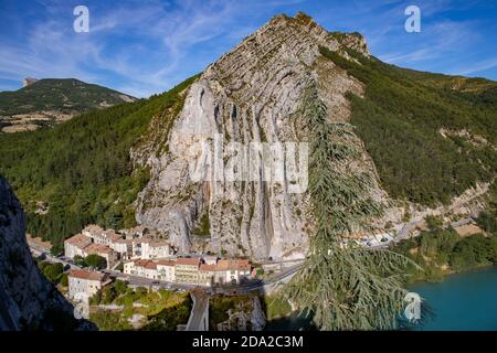 Sisteron, Alpes, france - le rocher de la Baume Banque D'Images