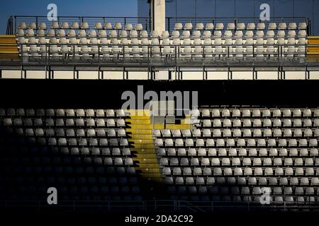 Turin, Italie. 08 novembre 2020. TURIN, ITALIE - 08 novembre 2020: Vue générale montre des sièges vides au stadio Olimpico Grande Torino pendant la série UN match de football entre le FC de Turin et le FC Crotone. (Photo de Nicolò Campo/Sipa USA) crédit: SIPA USA/Alay Live News Banque D'Images