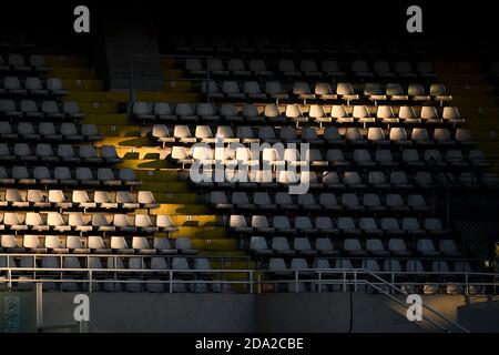 Turin, Italie. 08 novembre 2020. TURIN, ITALIE - 08 novembre 2020: Vue générale montre des sièges vides au stadio Olimpico Grande Torino pendant la série UN match de football entre le FC de Turin et le FC Crotone. (Photo de Nicolò Campo/Sipa USA) crédit: SIPA USA/Alay Live News Banque D'Images