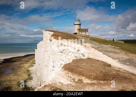 Royaume-Uni, Angleterre, East Sussex, Beachy Head, phare de Belle Tout près des falaises de craie en ruines sur le sentier South Downs Way Banque D'Images