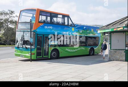 bus touristique à la gare routière de yarmouth sur le île de wight Banque D'Images