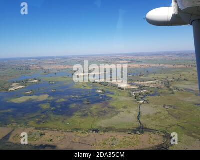 Vue sur le delta d'Okavango au Botswana depuis un avion Banque D'Images