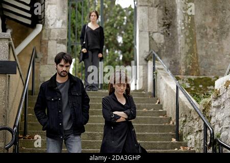 ENEKO SAGARDOY, ITZIAR ITUÑO et ITSASO ARANA dans HIL-KANPAIAK (2020), dirigé par IMANOL RAYO. CREDIT: ABRA PRODUCCIONES/EUSKAL IRRATI TELEBISTA/GOBIERNO DE NAVARR / HERRANZ, DAVID / ALBUM Banque D'Images