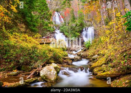 Anna Ruby Falls, Géorgie, États-Unis en automne. Banque D'Images