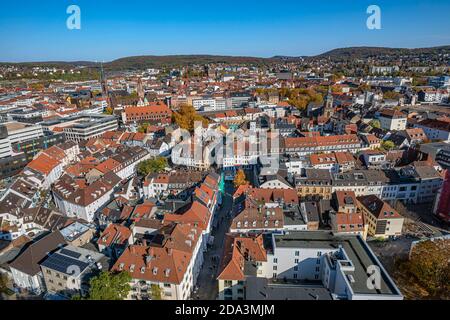 SAARBRUCKEN, ALLEMAGNE-31 OCTOBRE 2020: Vue aérienne de Saarbruecken, la capitale de la Sarre en Allemagne Saarbruecken Banque D'Images