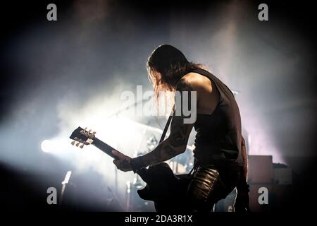 Oslo, Norvège. 05e novembre 2020. Le groupe norvégien Enslaved, un groupe de Metal extrême, joue un concert à Rockefeller à Oslo. Ici, le chanteur et bassiste Grutle Kjellson est vu en direct sur scène. (Crédit photo: Gonzales photo - Terje Dokken). Banque D'Images