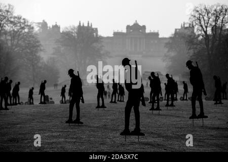 Installation de Giants Art au palais de Blenheim Banque D'Images