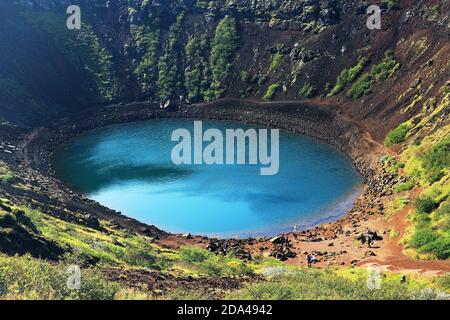 Lac de cratère volcanique de Kerid en Islande, en Europe Banque D'Images