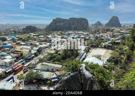 La vue depuis le sommet de la montagne de Thuy son, les montagnes de marbre, Da Nang, Vietnam, Asie Banque D'Images
