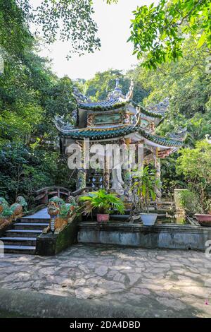 Temple Linh Ung sur la montagne de Thuy son, les montagnes de marbre, Da Nang, Vietnam, Asie Banque D'Images