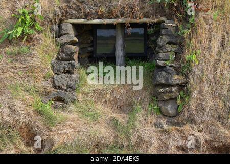 Ancienne maison traditionnelle en gazon sur un pré en Islande, en Europe Banque D'Images