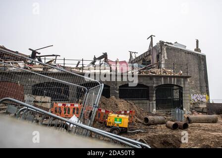 REDCAR, ANGLETERRE. 7 NOVEMBRE 2020. Le Regent Cinema historique de Redcar, présenté dans le film Exonement de 2007, est démoli. Le bâtiment historique qui date de 1873 doit être remplacé par un cinéma multi-écran, dont le coût est de 9 millions de livres sterling. (Crédit : Trevor Wilkinson | MI News) Banque D'Images